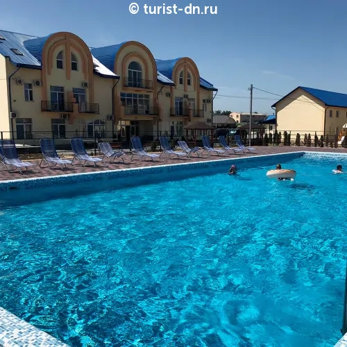 Отель "Экватор"