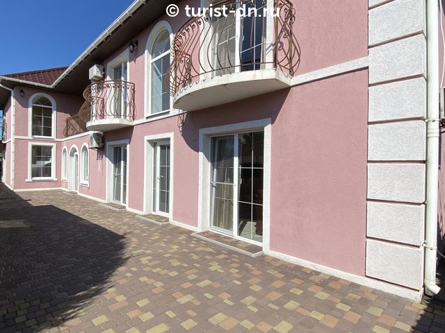 Гостевой дом "Family Hotel"