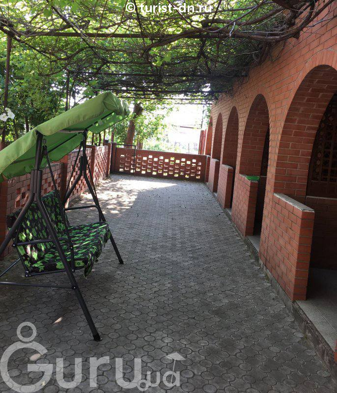 Гостевой дворик "Домик у Алины"